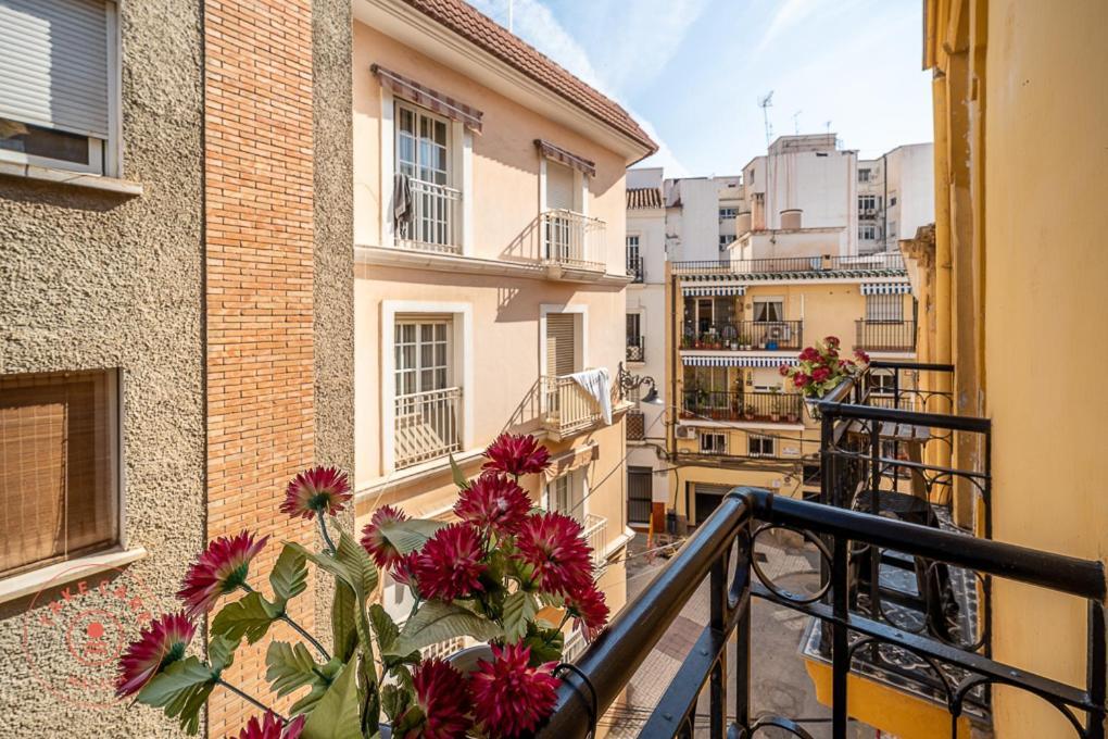 Beautiful Flat Near Plaza Merced