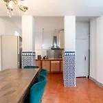 Beautiful Flat Near Plaza Merced